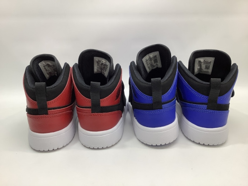 スニーカーのキッズ