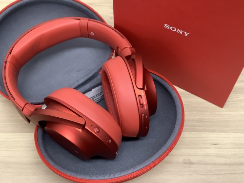 オーディオ機器のヘッドホン