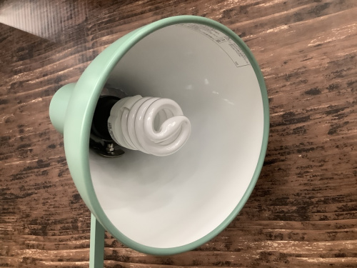 デスクスタンドのデスクランプ