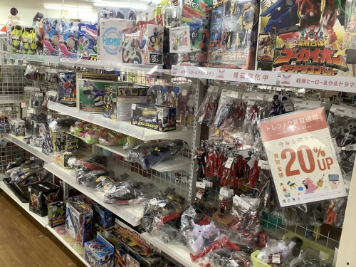 中古家具　家具　キッチン家具　収納家具　ダイニングセット　テーブル　ソファー　ベッド　チェア　レンジボード　食器棚　ケースの家電　中古家電　生活家電　キッチン家電　新生活　冷蔵庫　洗濯機　電子レンジ　炊飯器　テレビ　