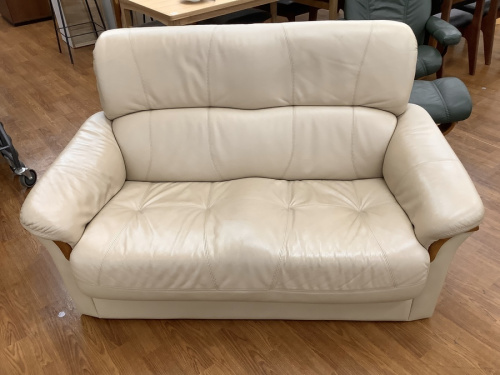 家具のソファ