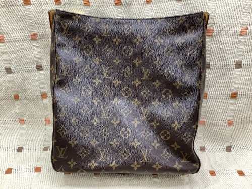 ショルダーバッグのLOUIS VUITTON