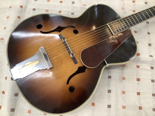 フルアコースティックギターのNardan guitar ナルダンギター