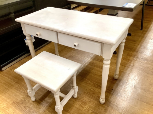 生活家具のデスク
