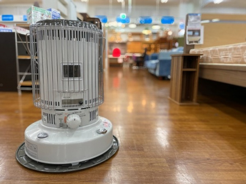 暖房器具の石油ストーブ