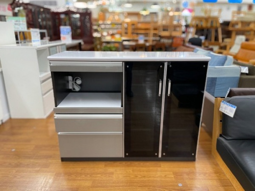 家具のカップボード