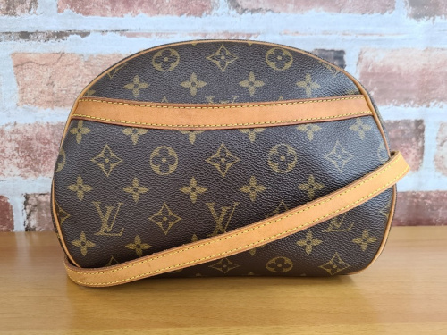 バッグのショルダーバッグ