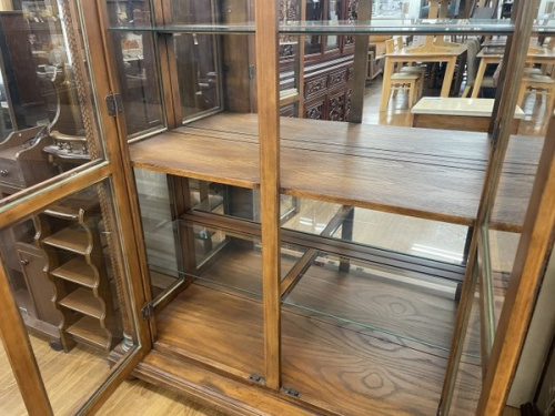 2枚扉キュリオケースのブラウン