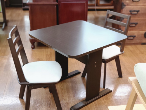 生活家具のダイニングセット