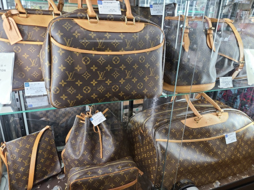 LOUIS VUITTONのリサイクルショップ