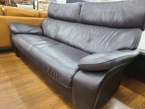 3人掛けソファーのkarimoku