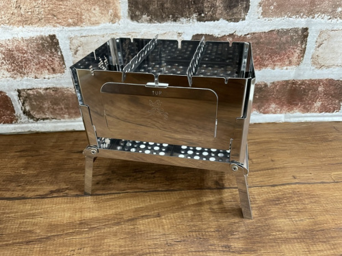 BBQ用品のコンパクト焚火台