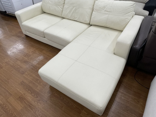 カウチソファーのLELAX