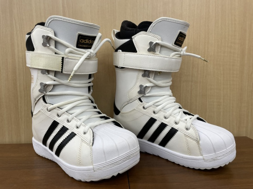 スノーボードのadidas snow bording