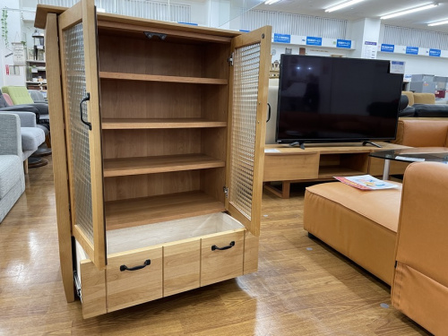 万能収納のキャビネット