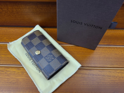 バッグ・財布のケース