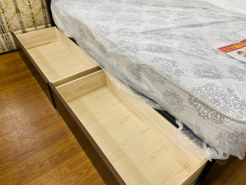 ベッドのセミダブルベッド