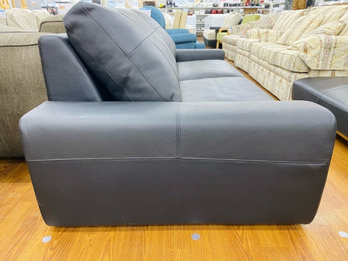 ３人掛けソファーのACTUS