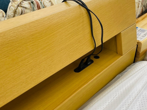 ベッドのセミダブルベッド