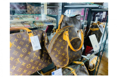 LOUIS VUITTONのブランド　買取