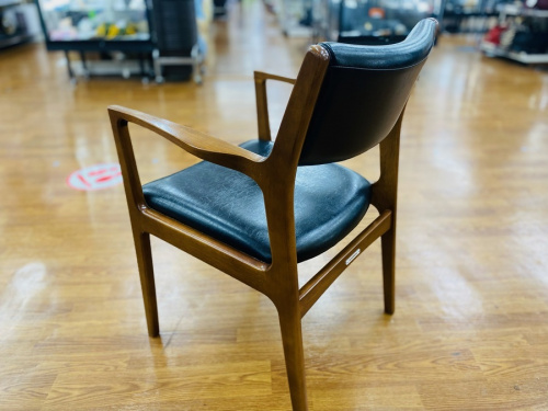 イスのダイニングチェアー