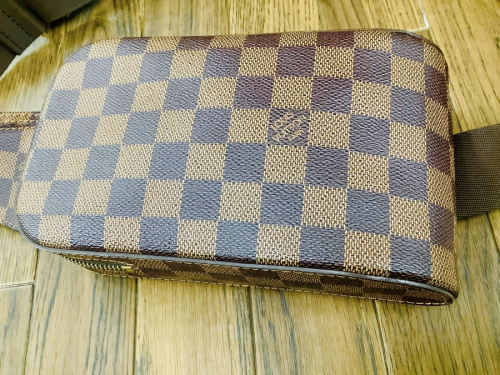 ブランド・ラグジュアリーのLOUIS　VUITTON