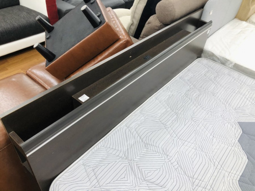 クイーンサイズベッドの中古家具