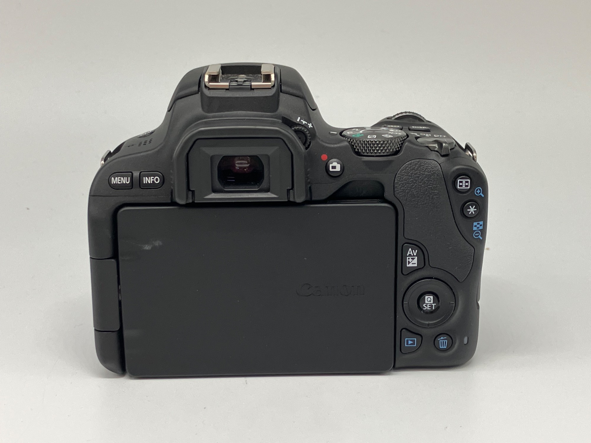 Canon(キャノン) EOS Kiss X9のデジタル一眼レフカメラが買取