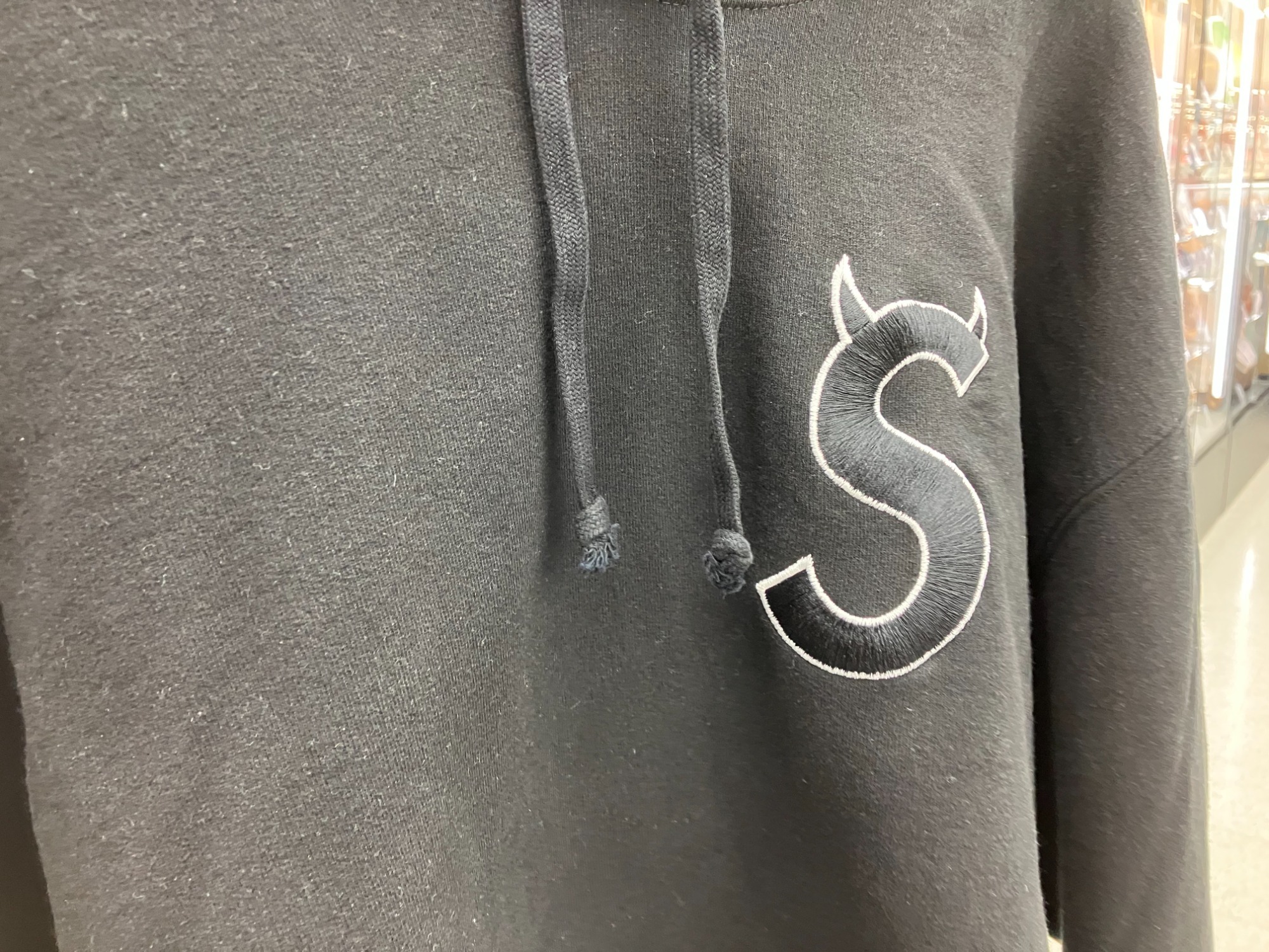 Supreme（シュプリーム）】 Logo Hooded Sweatshirt デビルSロゴ プル