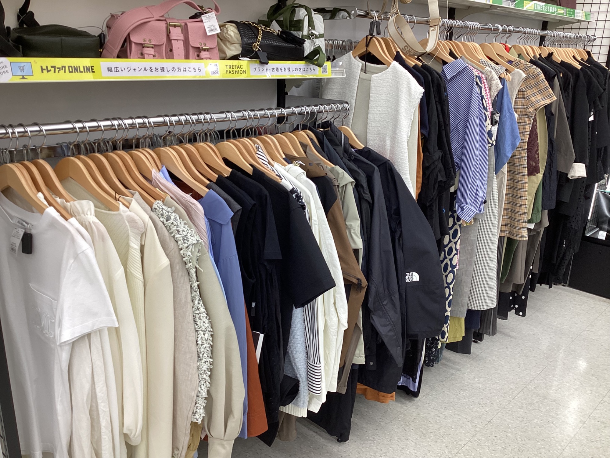 BURBERRY (バーバリー) 】レザーロングコートが買取入荷しました