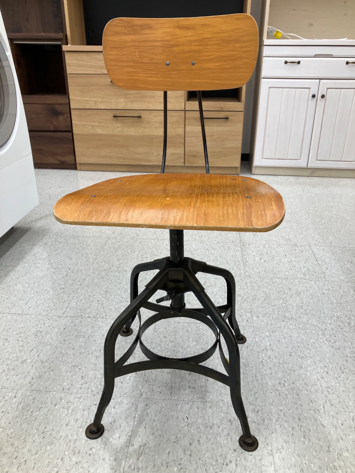 Northern Ohio Industrialのカウンターチェアーが買取入荷しました 