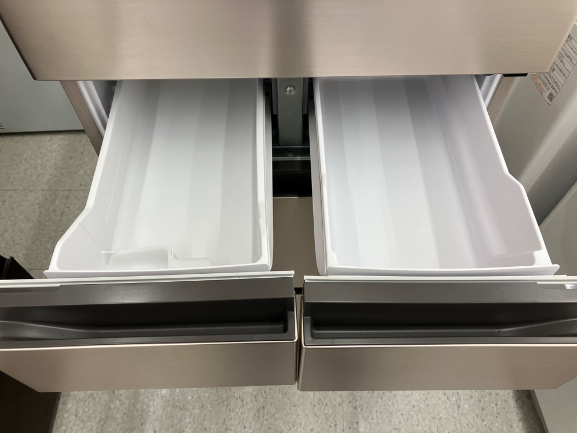 HITACHIの5ドア冷蔵庫が買取入荷しました！！｜2025年12月14日