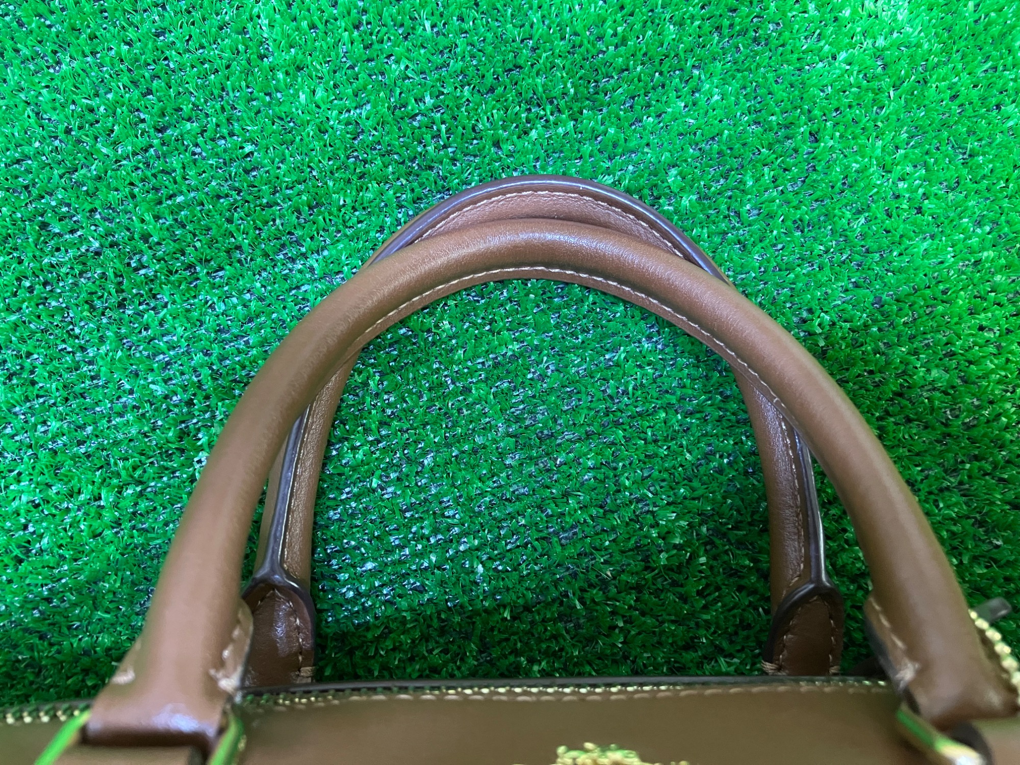 COACH(コーチ)のシグネチャー ミニボストンバッグが買取入荷しました