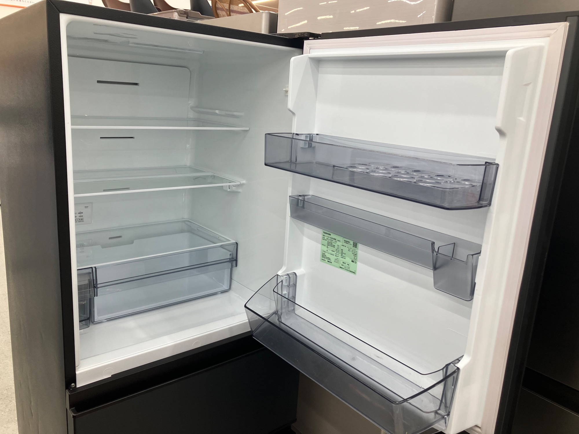 TOUSHIBA 2023年製 3ドア冷蔵庫 自動製氷機付 買取入荷しました