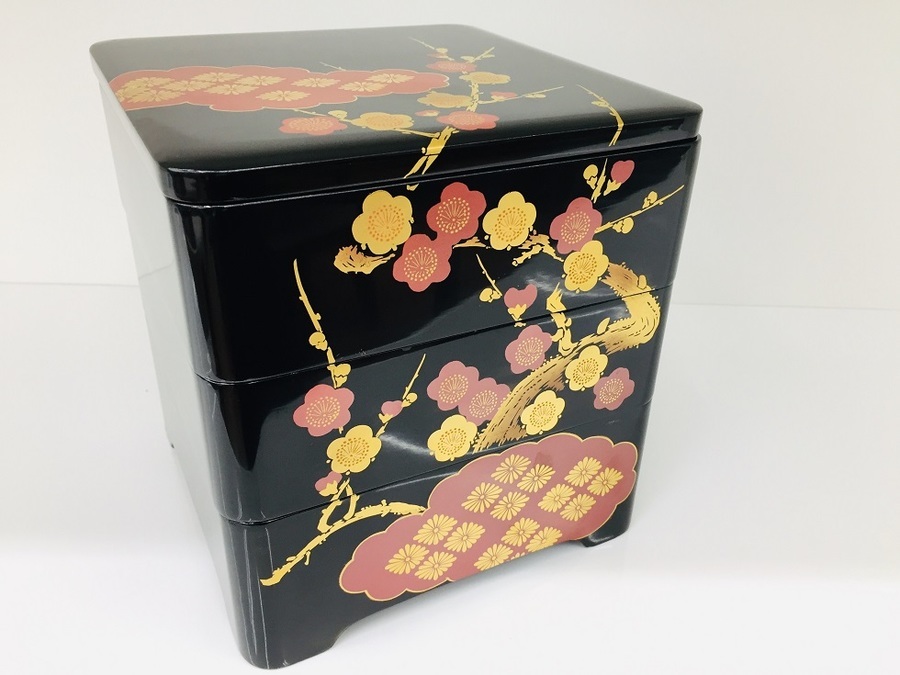 お重箱　三段　漆器　40年以上前の物　 伝統工芸 お重箱三段漆器40年以上前の物 伝統工芸