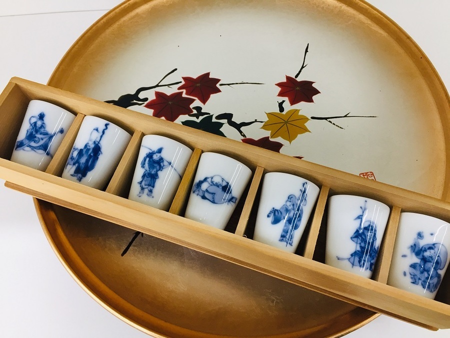 これぞ、縁起物!! 深川製磁 七福神の盃が入荷!!【鶴ヶ島店】｜2020年01