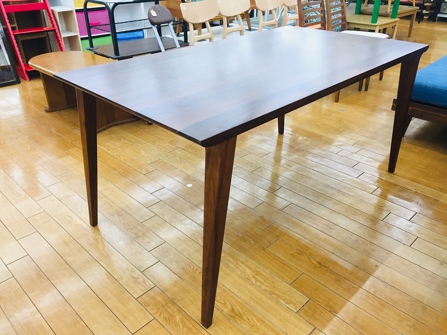 大塚家具のダイニングテーブル、ハイヒールが入荷です！【鶴ヶ島店