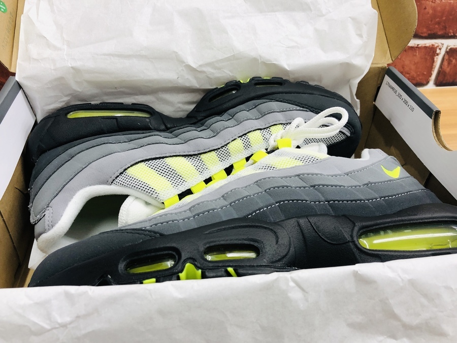AIR VAPORMX95 イエローグラデ 箱つき 90年代に社会現象を巻き起こした