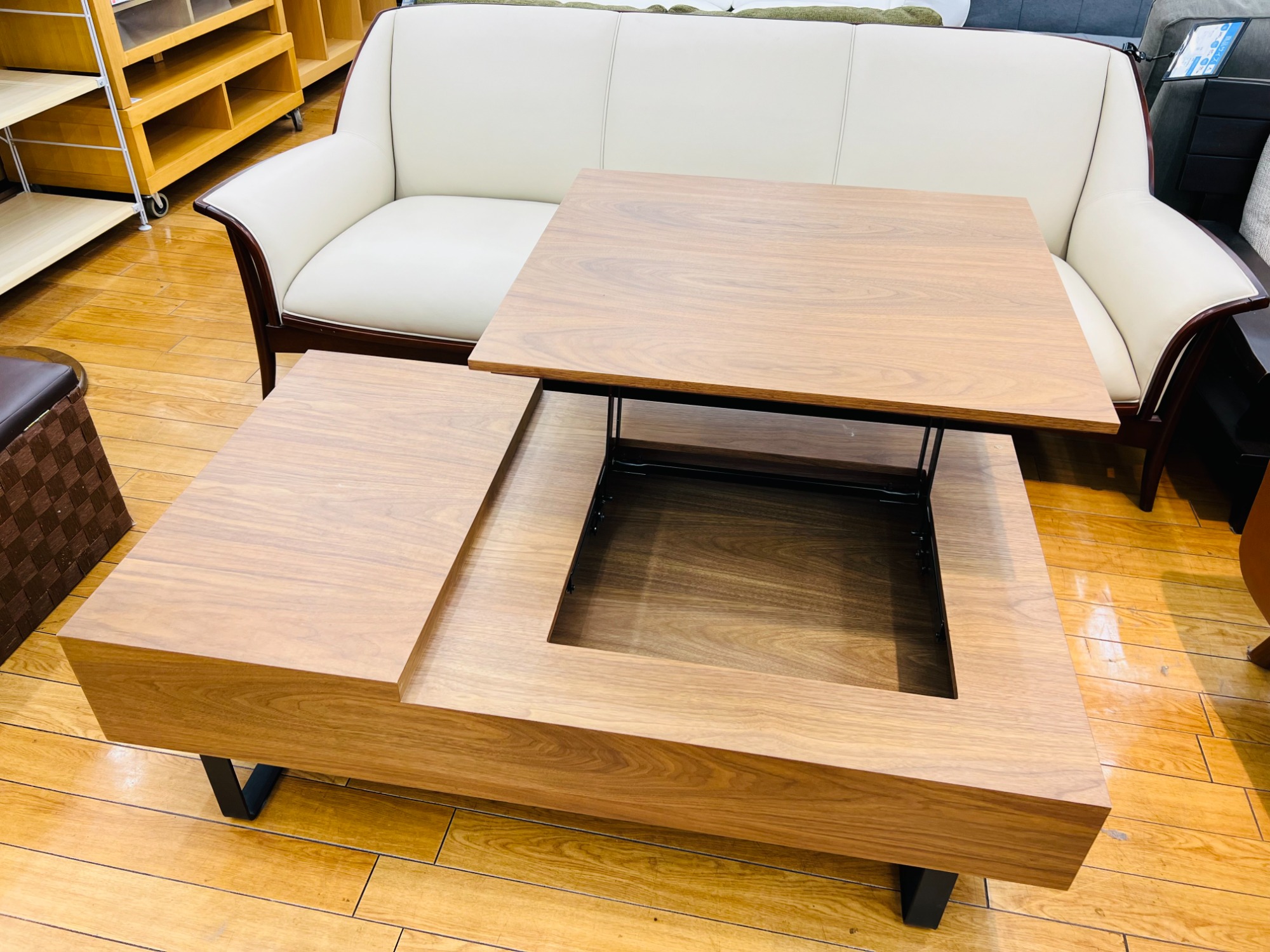 家具販売強化中】LOWYA（ロウヤ）のリフトアップ式リビングテーブルを