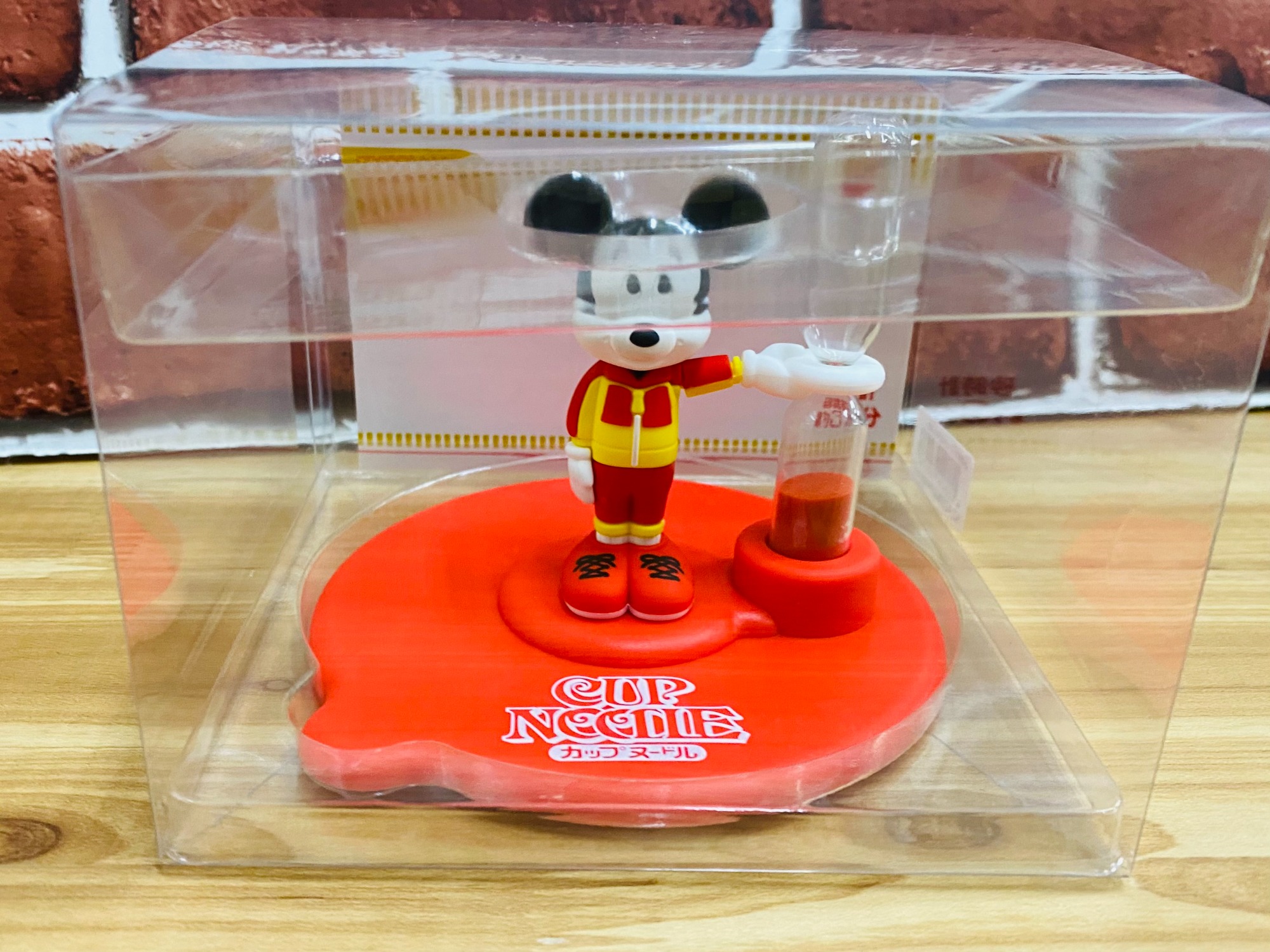 Disney - 新品　ディズニー　カップヌードルストッパー　2個 昭島市】「カップヌードル」と「ディズニーストア」の共同企画