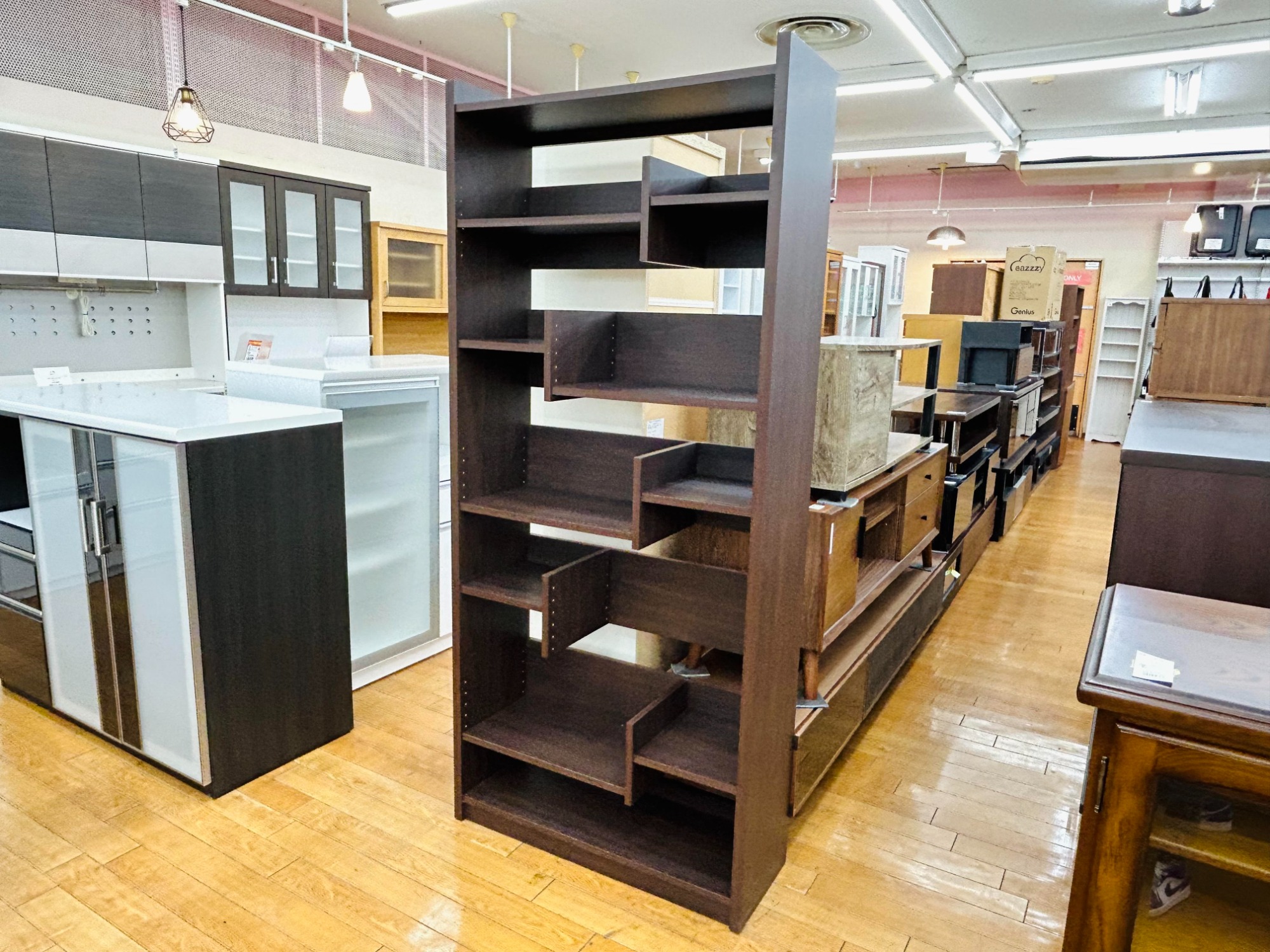 家具販売強化中】オープン書棚が入荷しました！！｜2023年10月23日