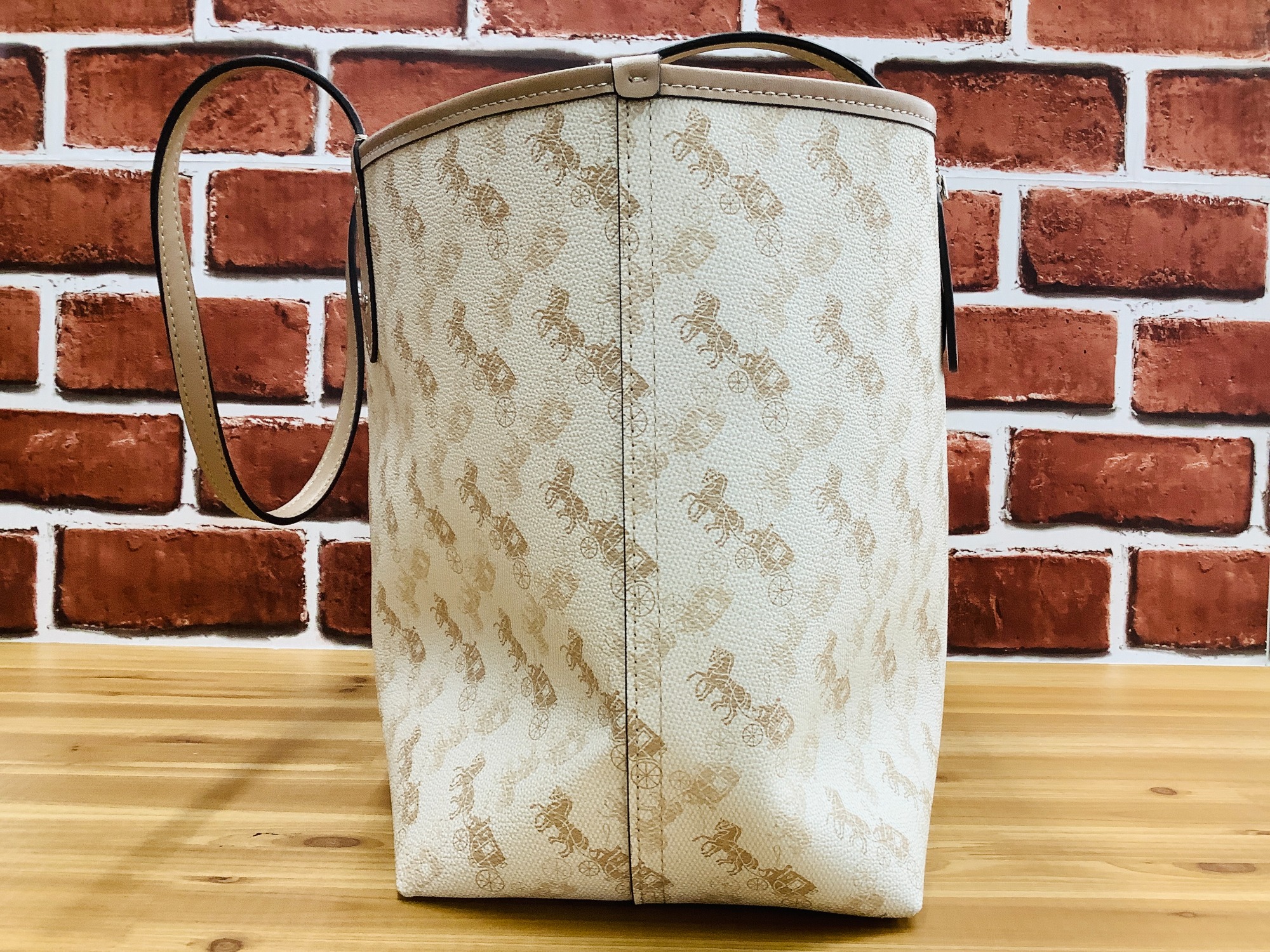 ブランド買取強化中】COACH（コーチ）のシティーリバーシブルPVCトート