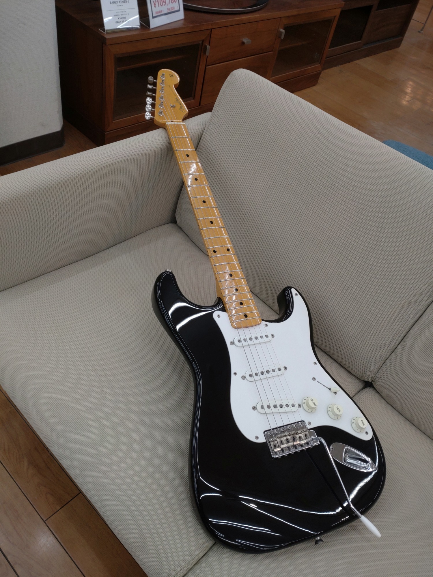 ダイナ楽器期のFENDER JAPANのST57-70TX ストラトキャスターが新