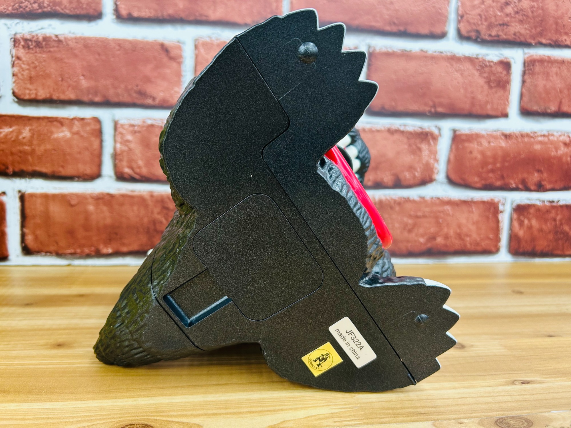 レトロホビー買取強化中】”ゴジラ目覚まし時計”が入荷しました