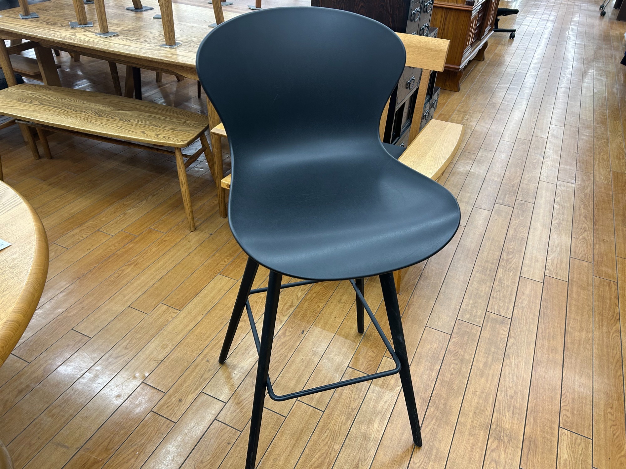 家具販売強化中】BoConceptのカウンターチェアーをご紹介