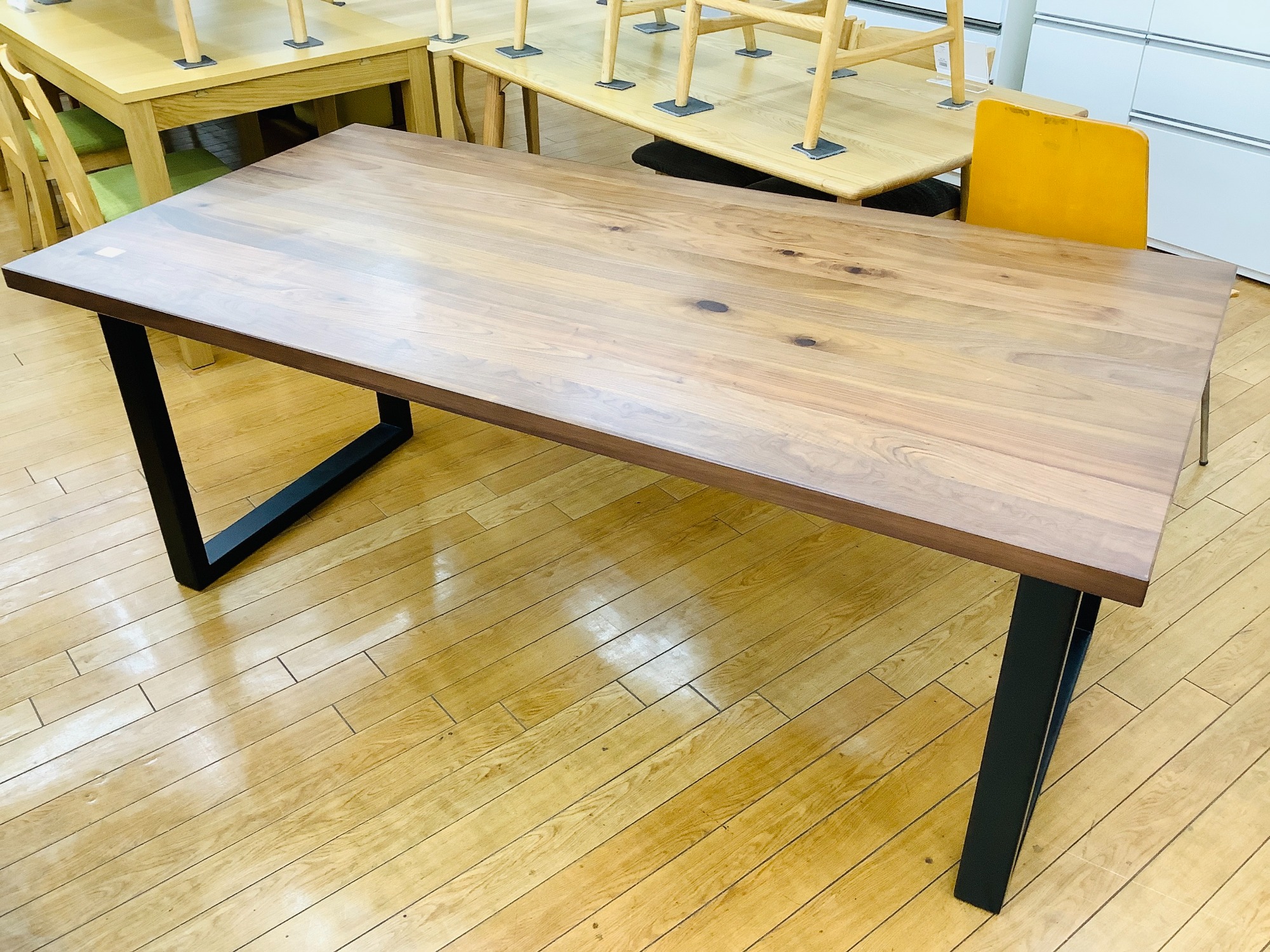 家具販売強化中】ACTUSの ダイニングテーブル THEORY が入荷しました