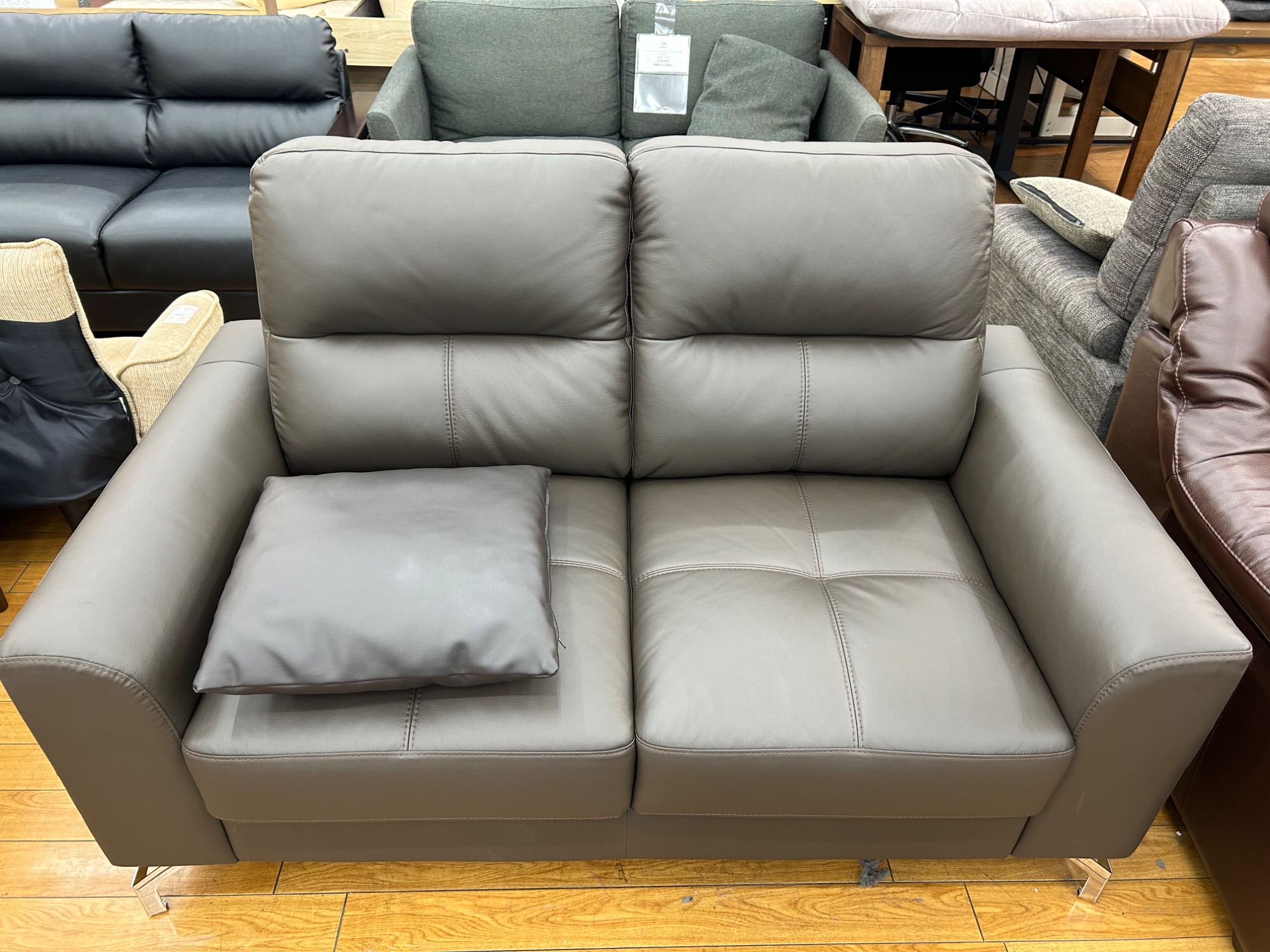 家具販売強化中】富士貿易（フジボウエキ）の”2人掛け半革ソファー