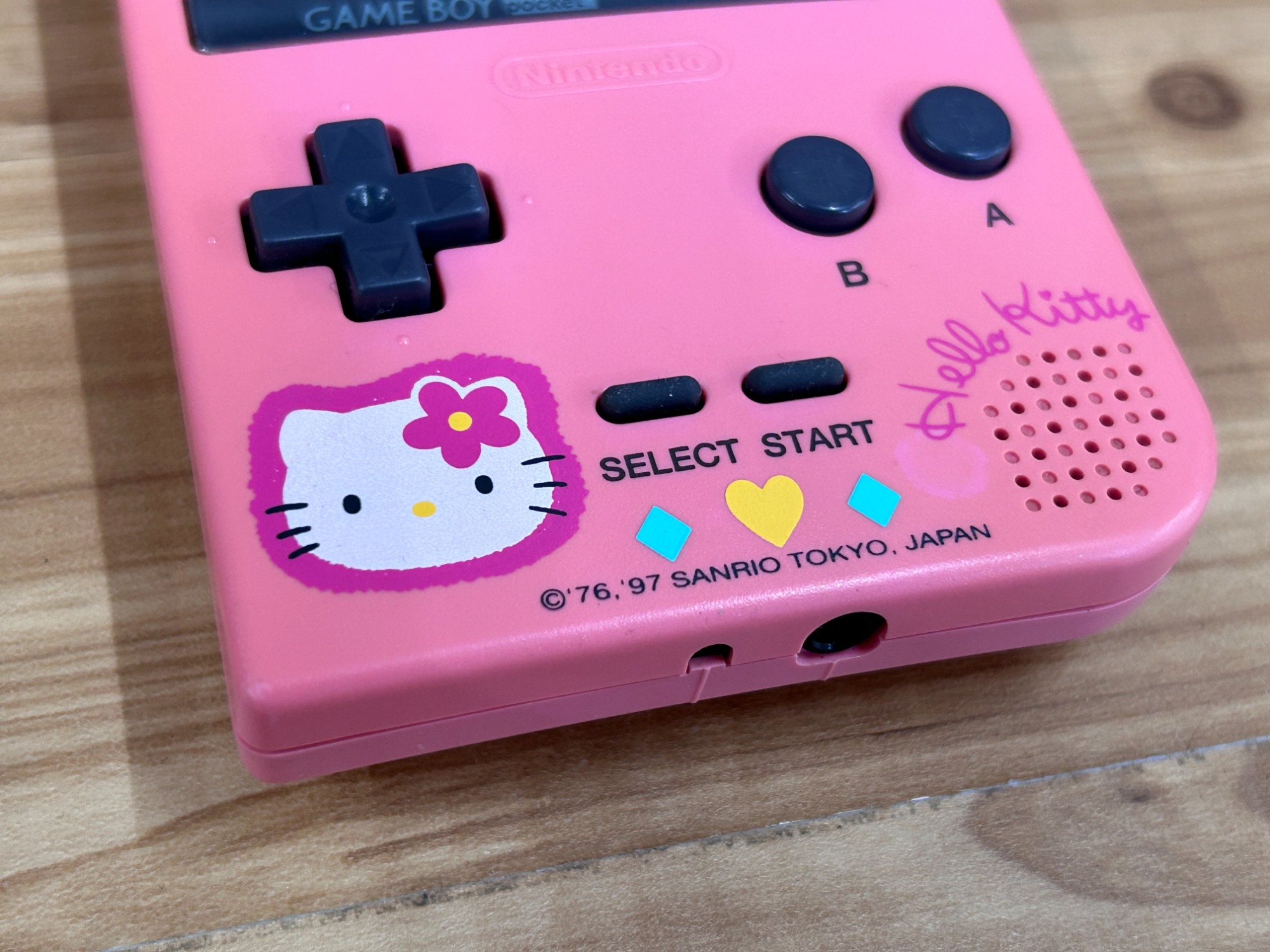 ゲームボーイポケット Hello Kitty ハローキティ サンリオ限定版 本体 ゲームボーイポケット Hello Kitty ハローキティ サンリオ限定版