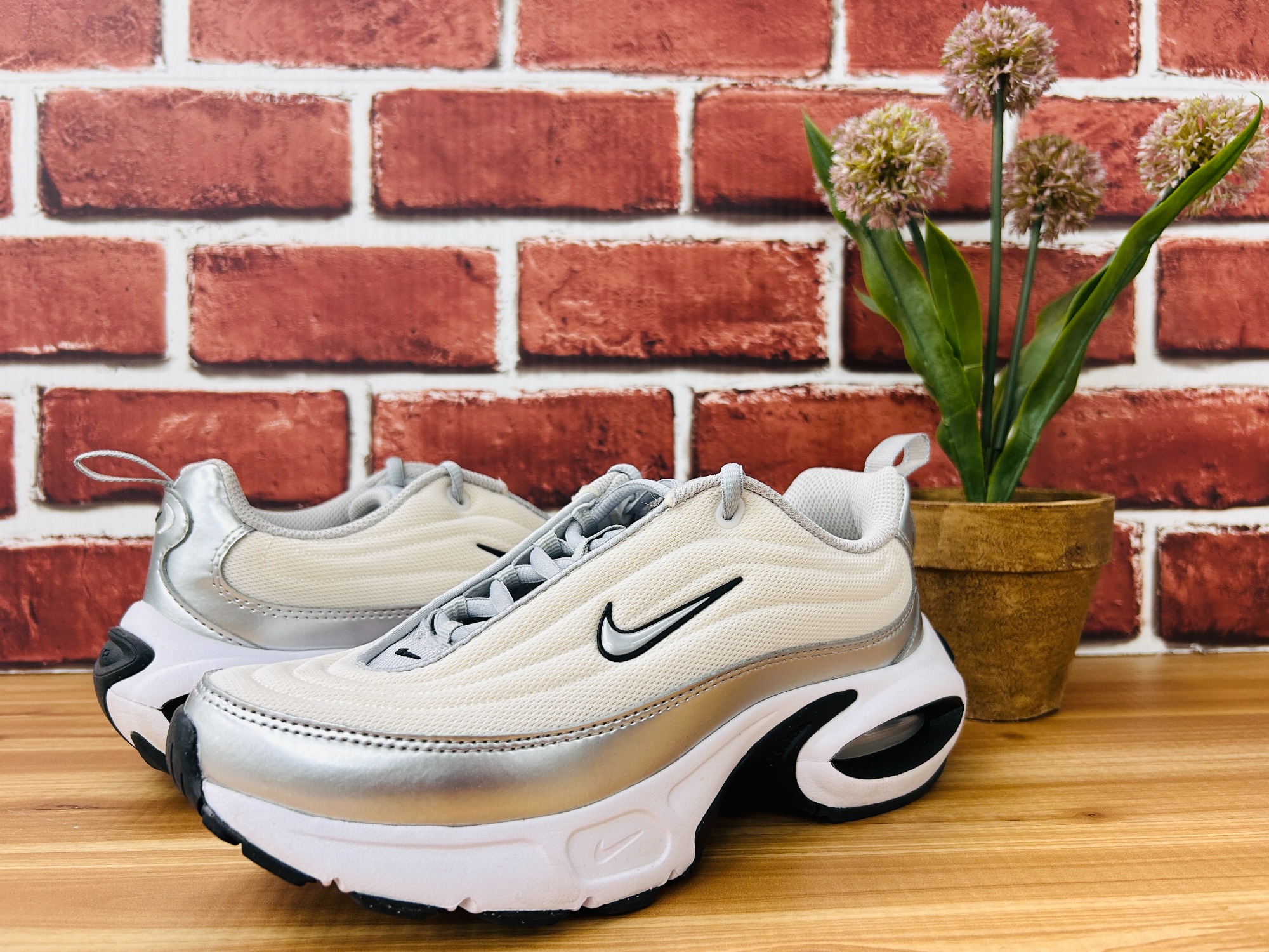 シューズ買取強化中】NIKEの“エア マックス ポータル SE 001M”が入荷