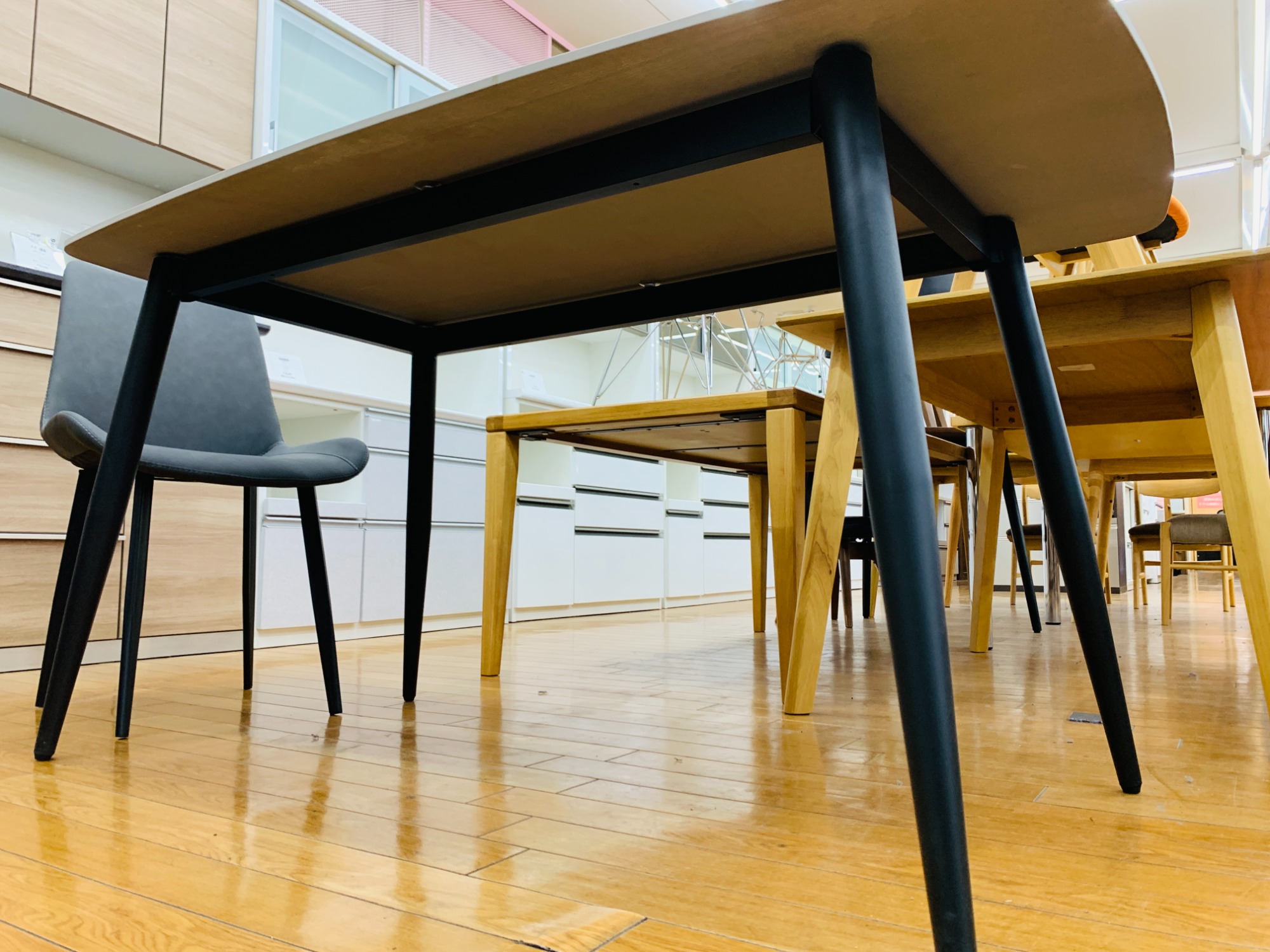 家具販売強化中】アーバン通商のセラミックテーブル5点セットをご紹介